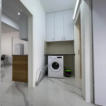 Lazuli Center Ap 5b * Larnaca